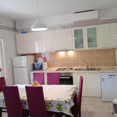 Marita Apartament *